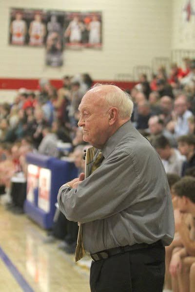 Wisconsin Mourns a Titan of the Game: Legendary Coach Jerry Petitgoue Dies at 84